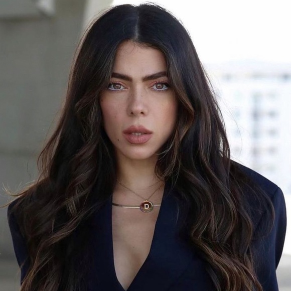 Meet your Posher, Danella - Picture 1 of 1